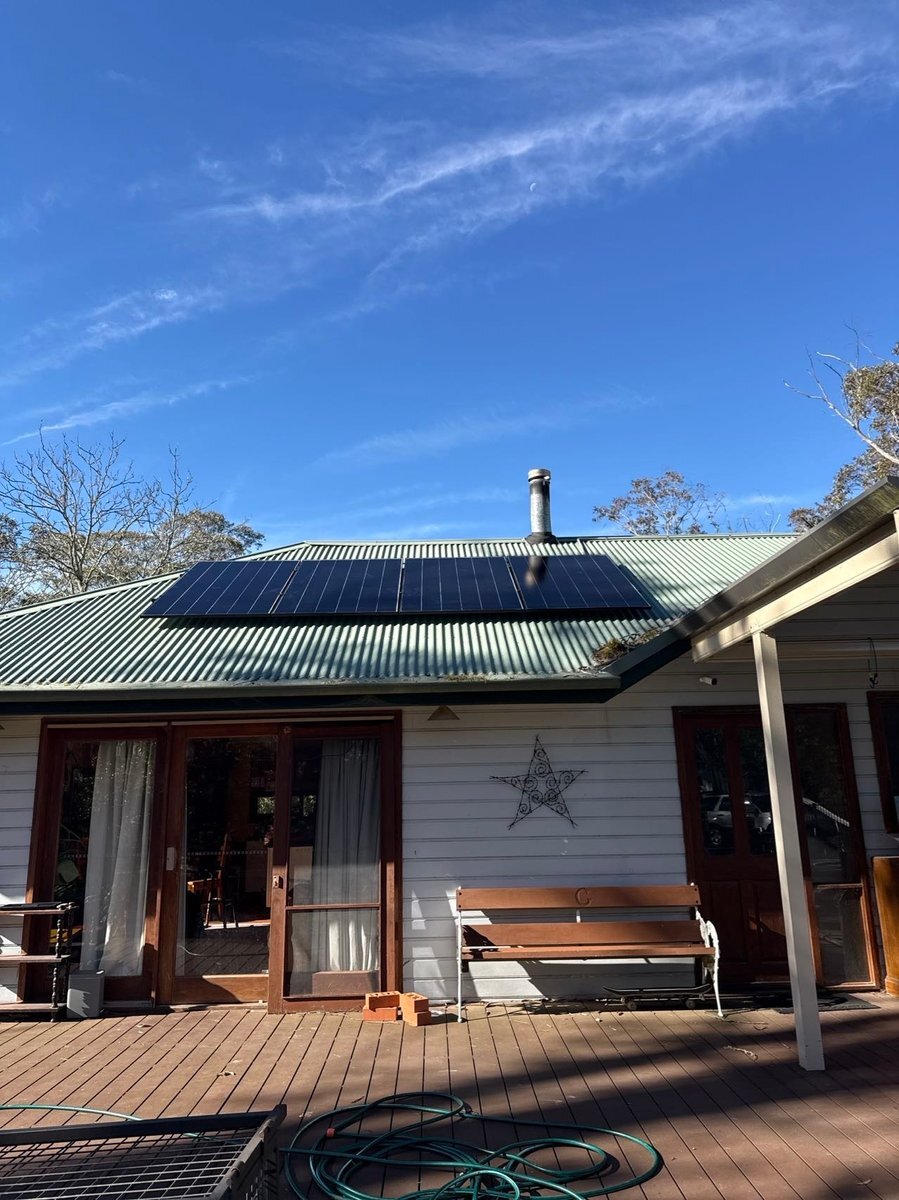 Aiko Neostar panels installed on the roof at Blue Mountains