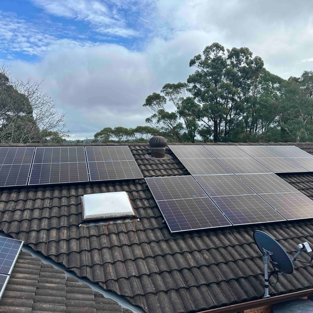 Aiko Neostar panels installed on the roof at Oxley Drive