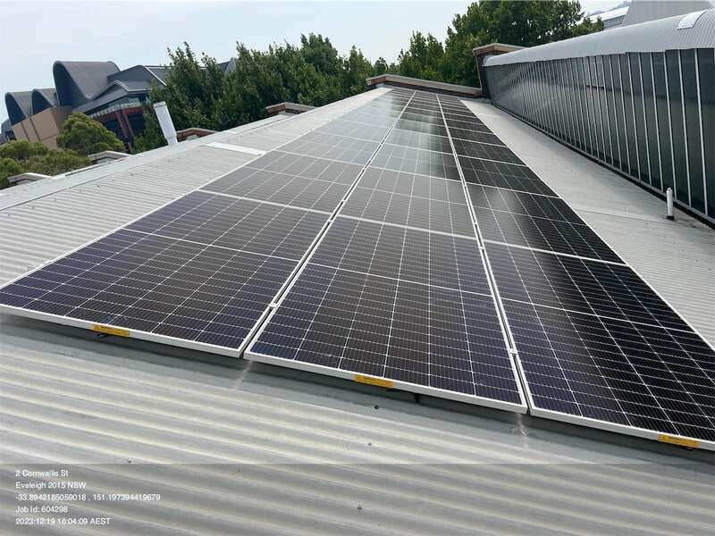 Canadian Hiku6 Mono panels installed on the roof